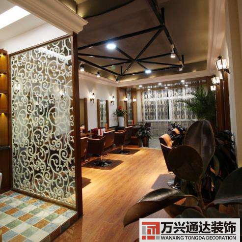 復(fù)古美發(fā)店裝修效果圖美發(fā)店裝修歐美風格圖片大全